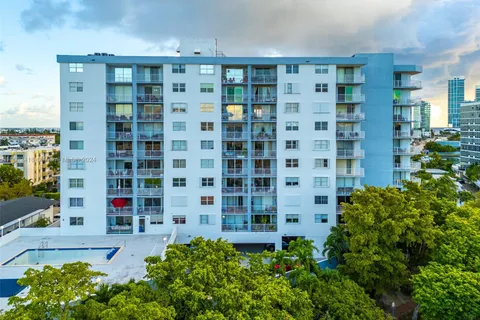 6900 Bay Dr # 7G, Miami Beach FL 33141