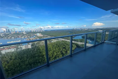 16385 Biscayne Blvd # 2020, North Miami Beach FL 33160