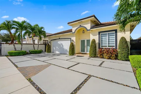 8855 NW 146th Ln, Miami Lakes FL 33018