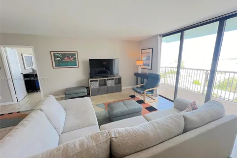 1800 Collins Ave # 11A, Miami Beach FL 33139