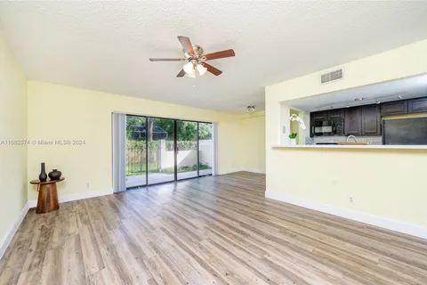 8801 W Sample Rd # 7, Coral Springs FL 33065