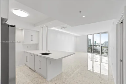 325 S Biscayne Blvd # 4218, Miami FL 33131