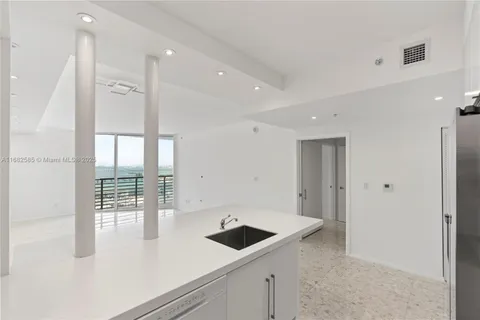325 S Biscayne Blvd # 4218, Miami FL 33131