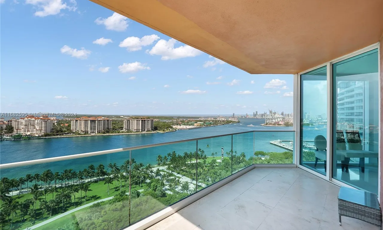 300 S Pointe Dr # 1901, Miami Beach FL 33139