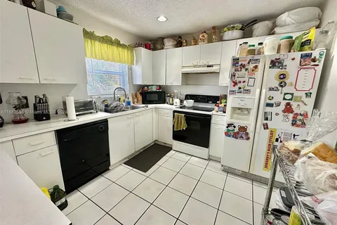 321 NW 102nd Ave, Pembroke Pines FL 33026