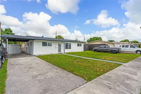 1315 W 83rd St, Hialeah FL 33014