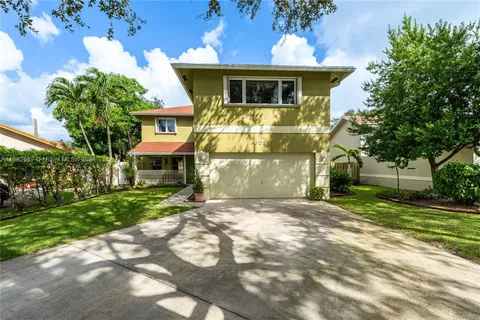 6591 SW 13th St, Plantation FL 33317