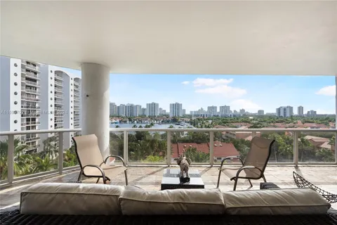 3600 Yacht Club Dr # 803, Aventura FL 33180