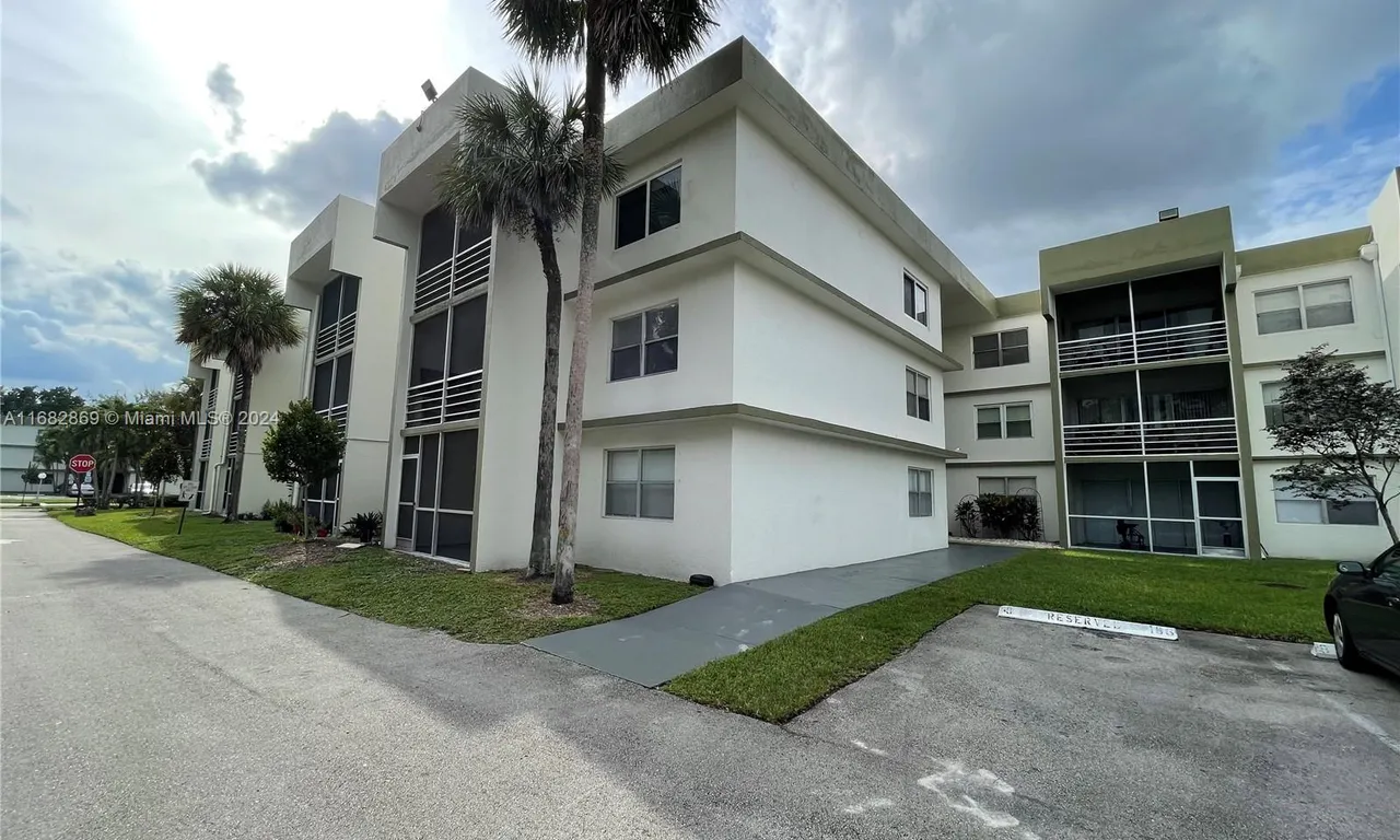 4255 N University Dr # 201, Sunrise FL 33351