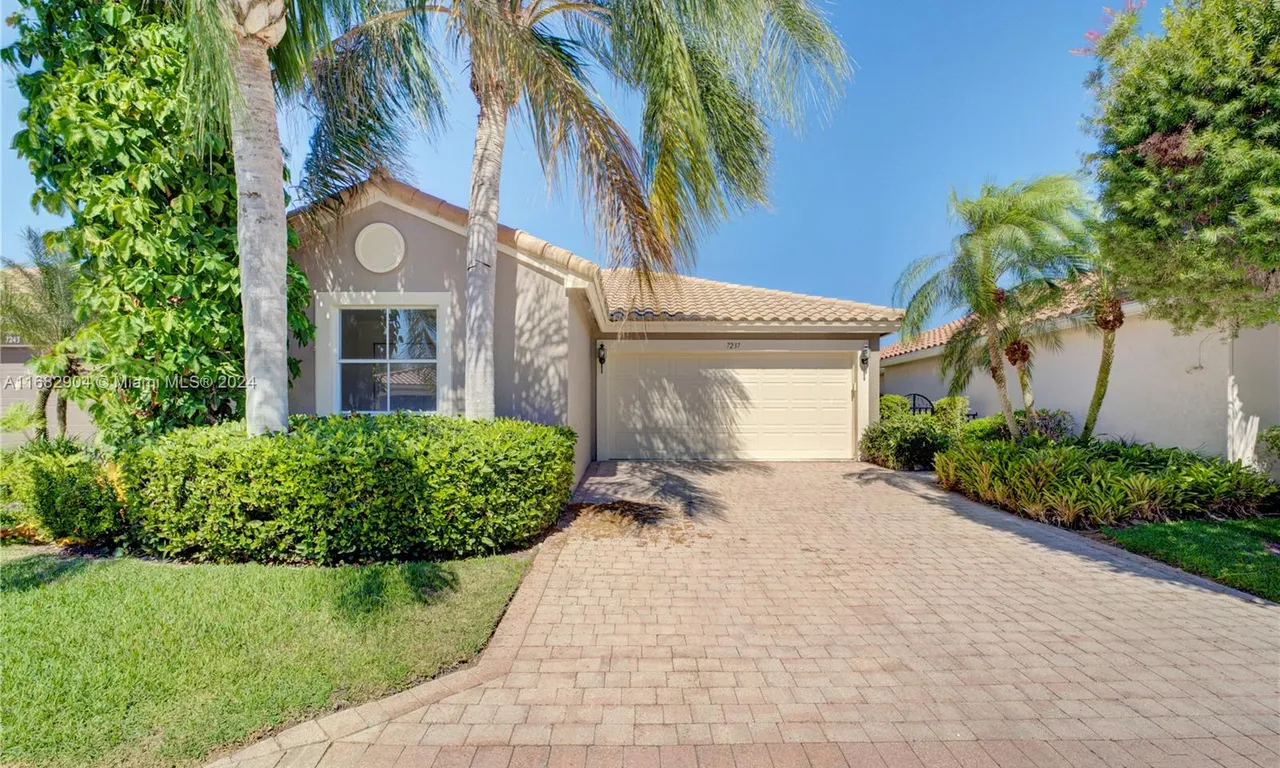 7237 Granville Ave, Boynton Beach FL 33437