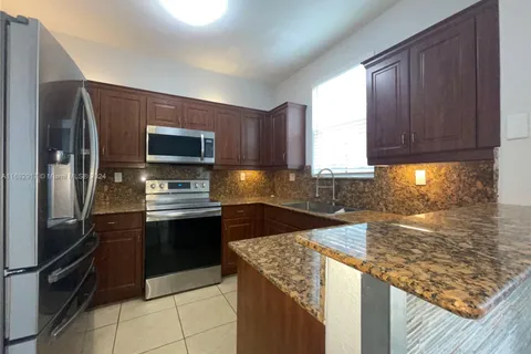 7822 NW 109th Path, Doral FL 33178