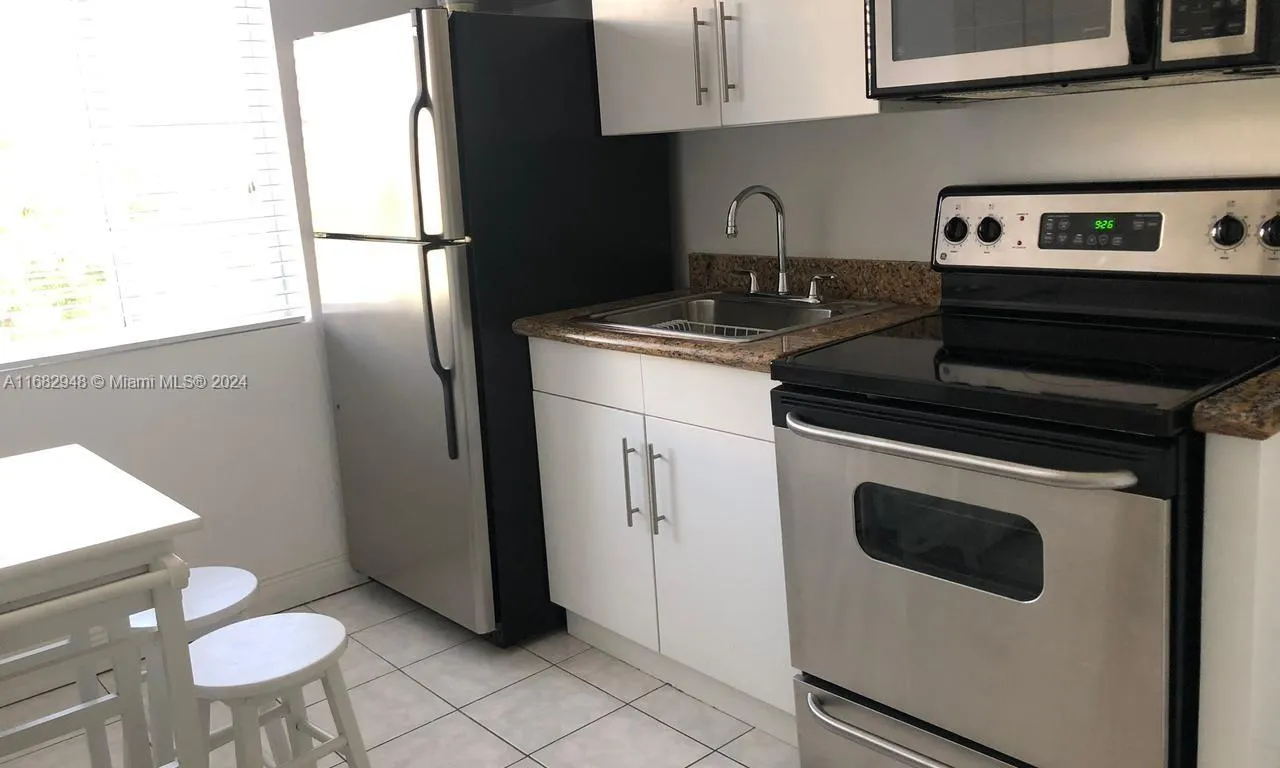 1241 14th St # 9, Miami Beach FL 33139