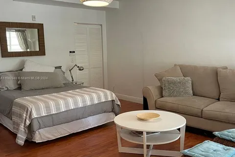 1241 14th St # 9, Miami Beach FL 33139