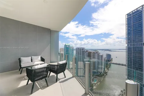 300 Biscayne Blvd Way # 3707, Miami FL 33131