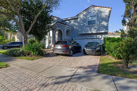 1970 NW 74th Way, Pembroke Pines FL 33024