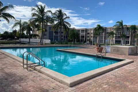 505 E Dania Beach Blvd # 2J, Dania Beach FL 33004