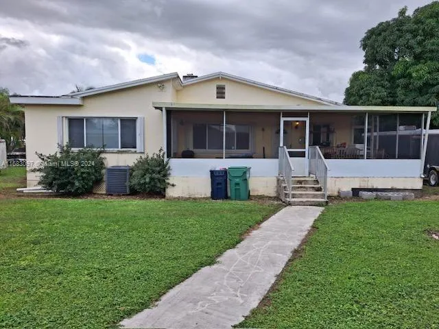 19901 SW 264th St, Homestead FL 33031