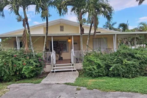 19901 SW 264th St, Homestead FL 33031