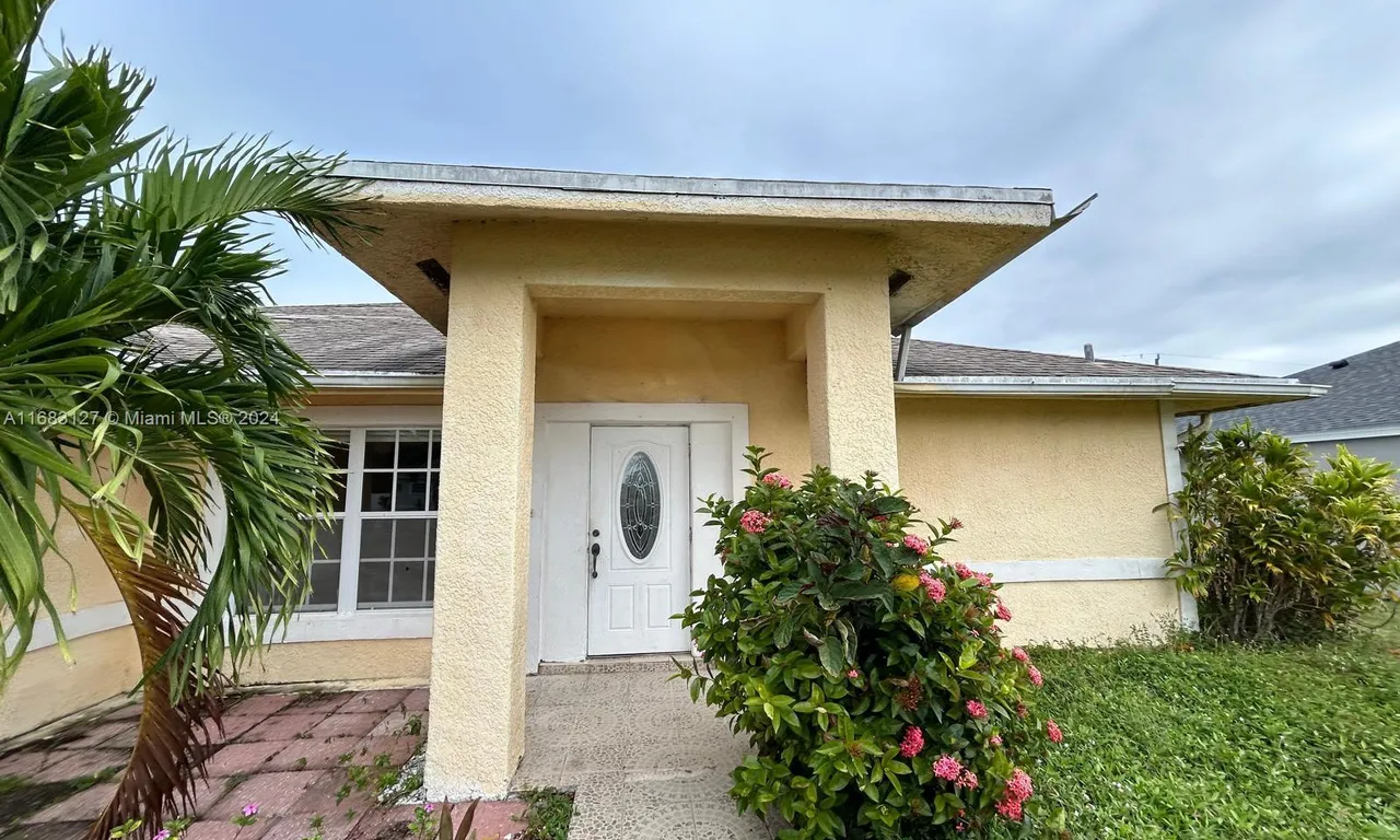 14111 CEDARDALE, Fort Myers FL 33905