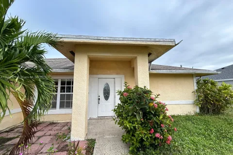 14111 CEDARDALE, Fort Myers FL 33905