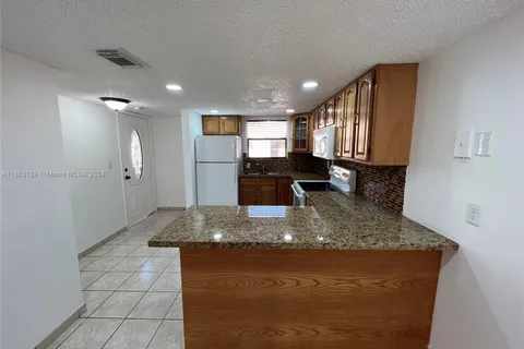 5525 W 26th Ct # 208, Hialeah FL 33016