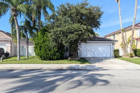 460 NW 166th Ave, Pembroke Pines FL 33028