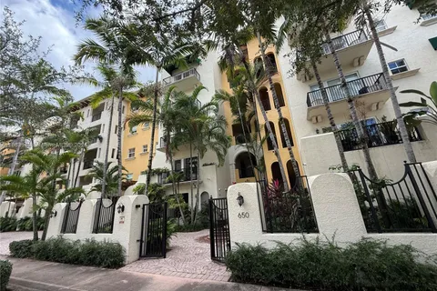 650 Valencia Ave # 503, Coral Gables FL 33134