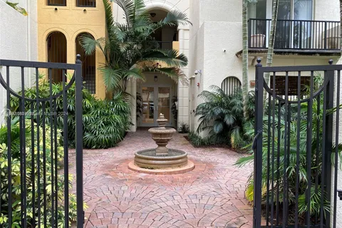 650 Valencia Ave # 503, Coral Gables FL 33134