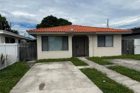 811 W 33rd St, Hialeah FL 33012