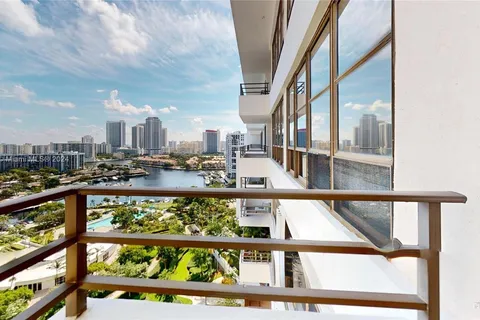 600 THREE ISLANDS BLVD # 1716, Hallandale Beach FL 33009