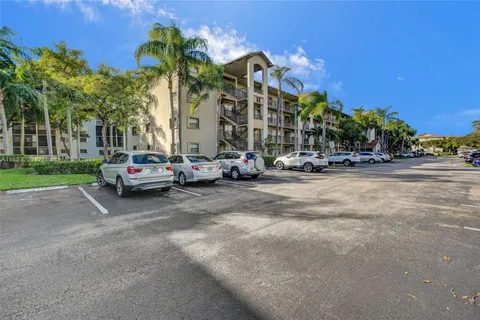 700 SW 137th Ave # 402H, Pembroke Pines FL 33027