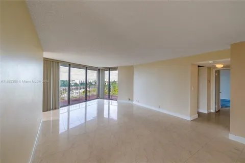 2000 Towerside Ter # 1111, Miami FL 33138