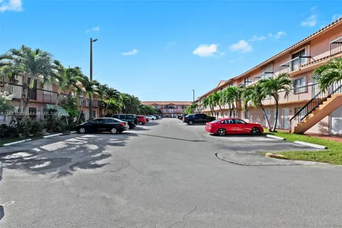 2170 W 60th St # 16202, Hialeah FL 33016