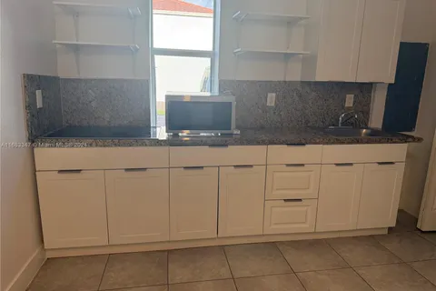 16723 SW 95th St # 2, Miami FL 33196