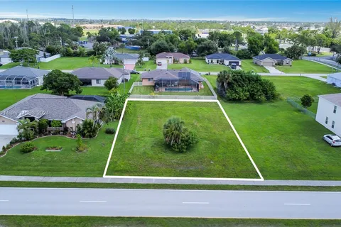 1821 SAVONA PKWY W, Cape Coral FL 33914