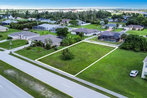 1821 SAVONA PKWY W, Cape Coral FL 33914