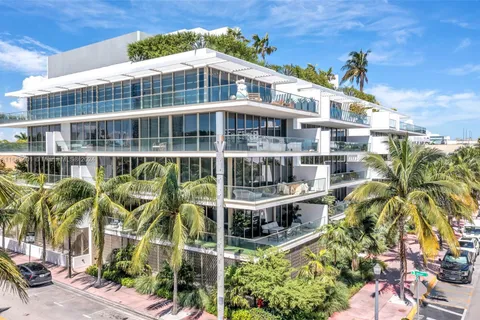 300 Collins Ave # 2E, Miami Beach FL 33139