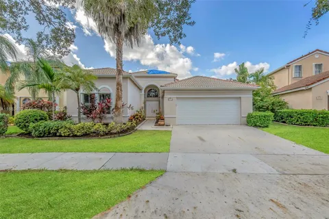 509 Carrington Dr, Weston FL 33326