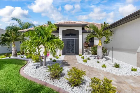 412 NW 32nd Pl, Cape Coral FL 33993