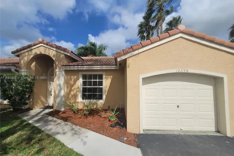 12698 NW 15th St, Sunrise FL 33323