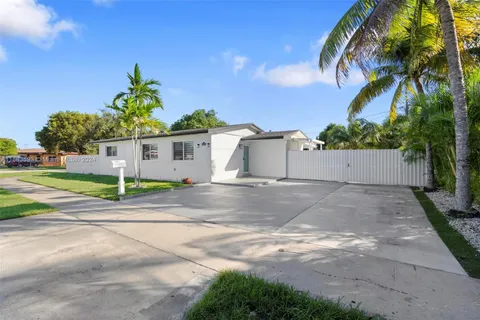 11460 Douglas Dr, Miami FL 33176