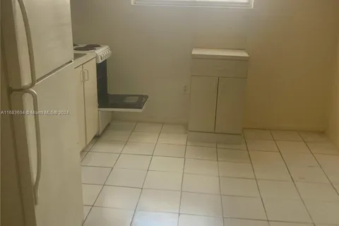 2330 NW 9 St # 8, Miami FL 33125