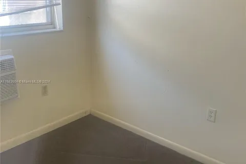 2330 NW 9 St # 8, Miami FL 33125