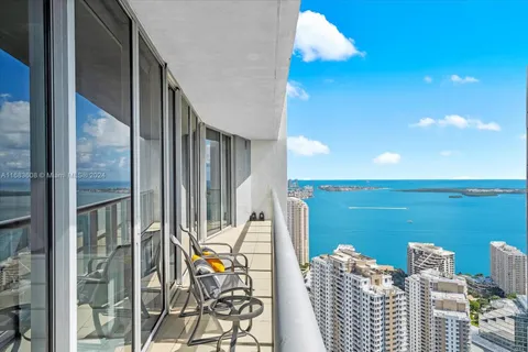 475 Brickell Ave # 5113, Miami FL 33131