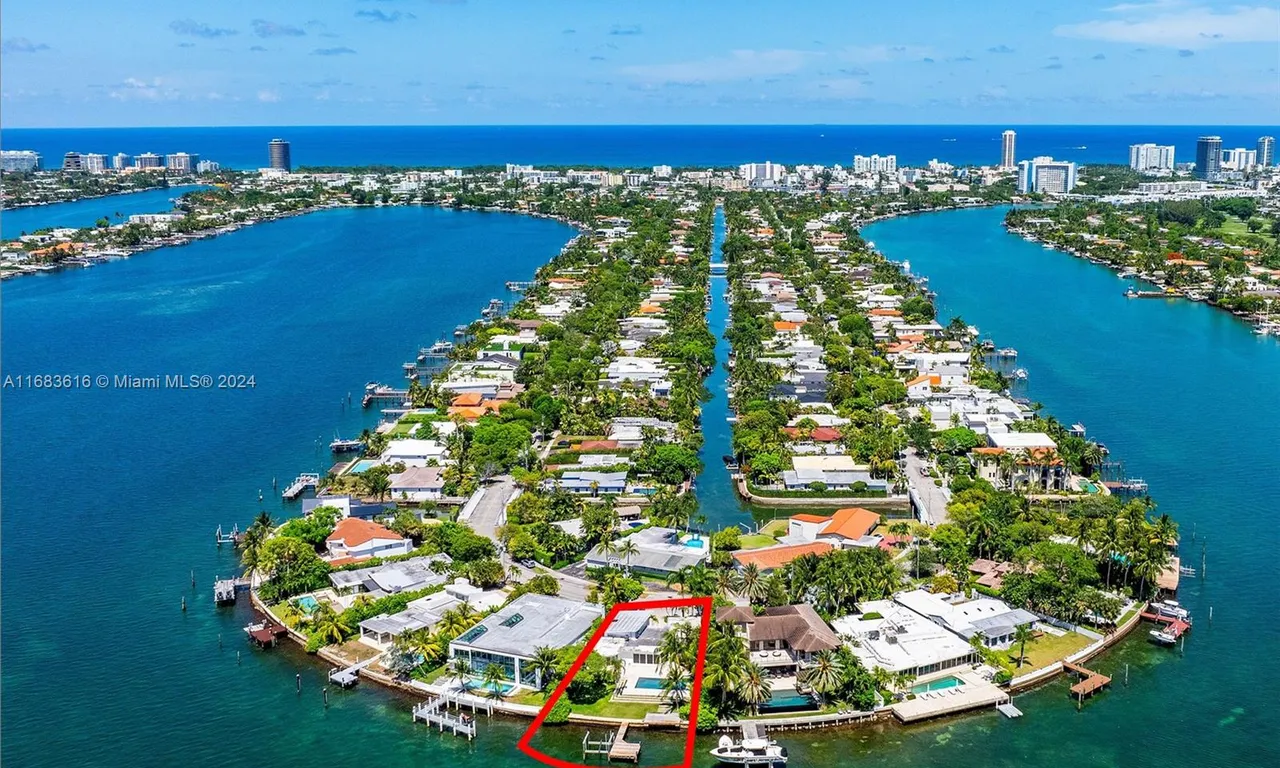 7950 Biscayne Point Cir, Miami Beach FL 33141