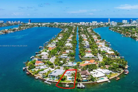 7950 Biscayne Point Cir, Miami Beach FL 33141