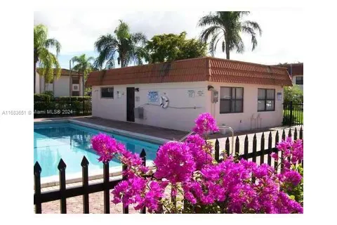 20910 NE 8th Ct # 22, Miami FL 33179