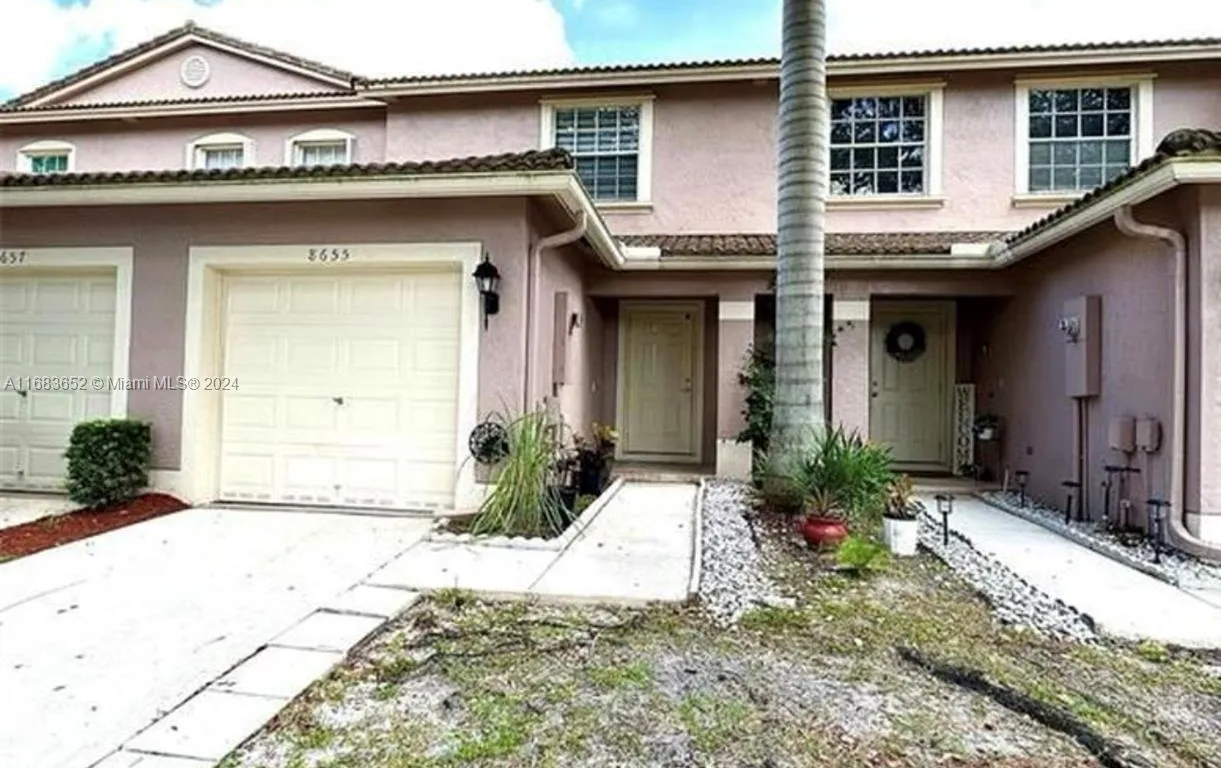 8655 N Southgate Shores Cir # 8655, Tamarac FL 33321