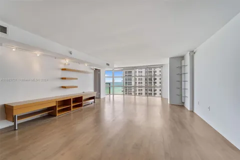 6423 Collins Ave # 1504, Miami Beach FL 33141