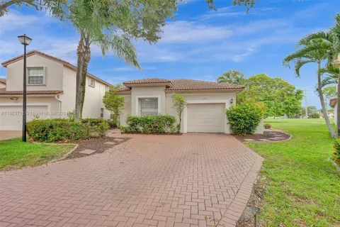 6211 NW 38th Dr, Coral Springs FL 33067